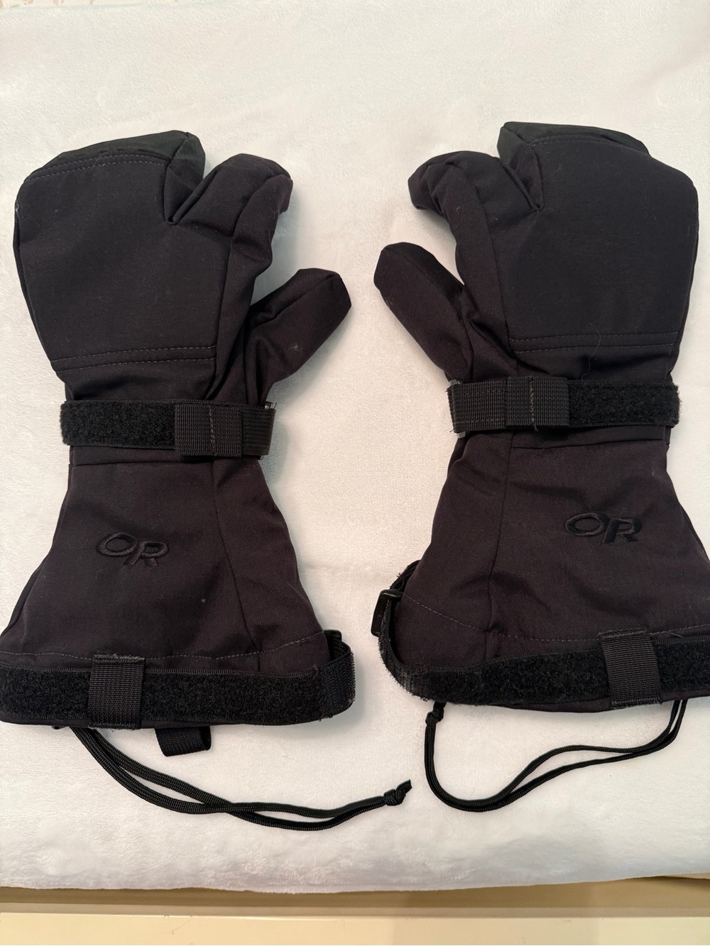 Black Outdoor Research Mutant Mitts specialized three-finger design Size Medium